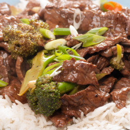 Sauté de boeuf aux oignons